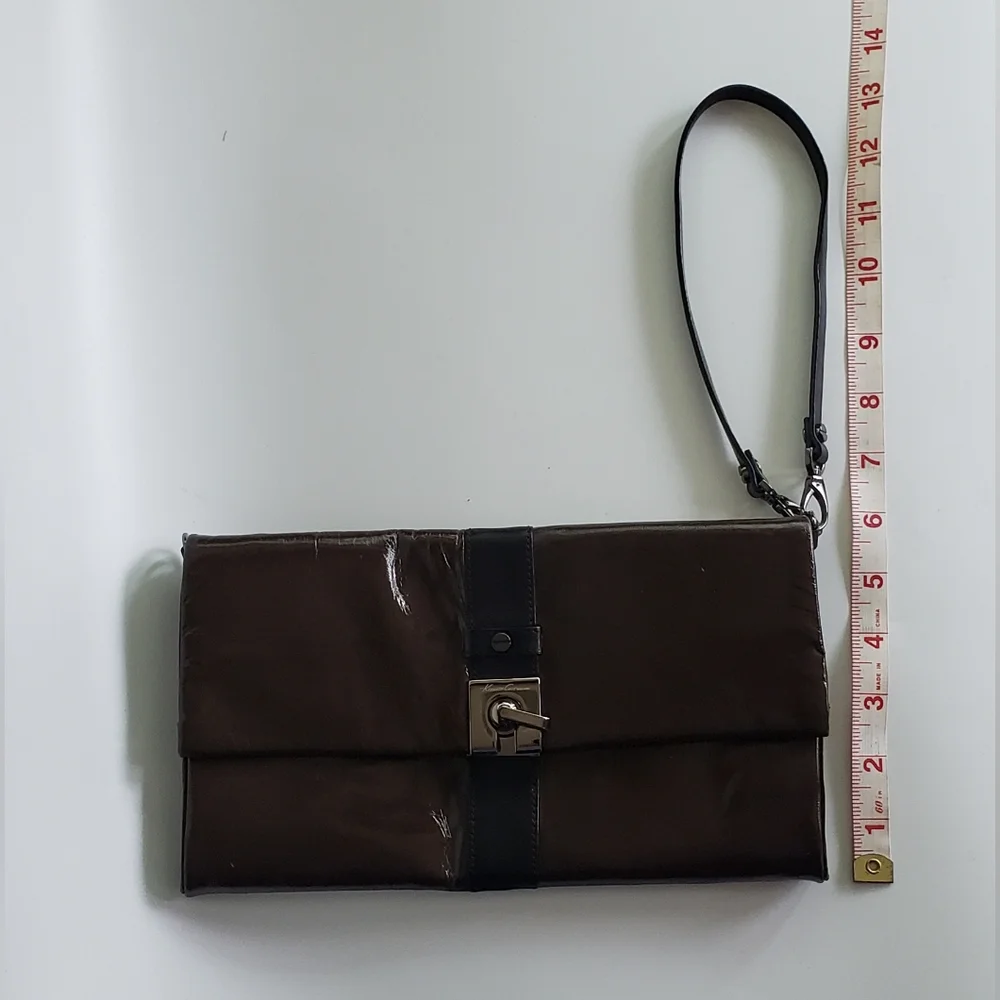 Kenneth Cole Women's Handbag Clutch Wristlet Brown Black Leather Purse